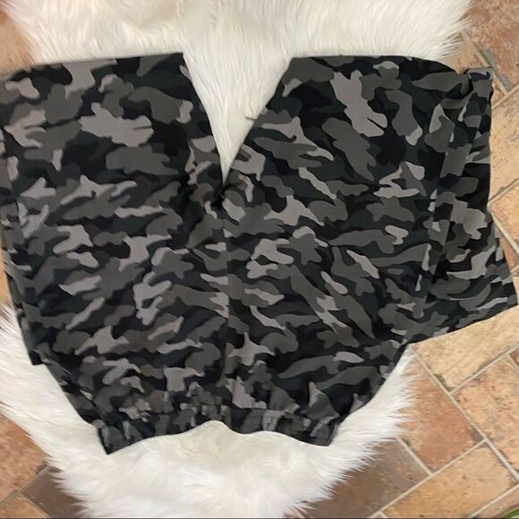 [Joie] Relax Camo printed jogger pants - Size Medium - Picture 4 of 8